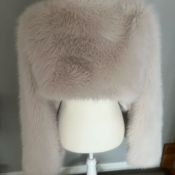 Faux Fur Cropped Pullover - Picture 2 of 2